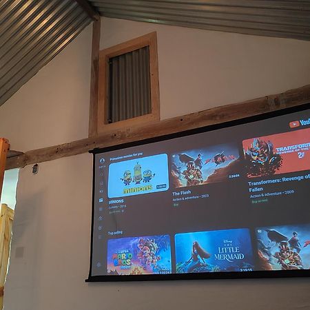 The Bothy Near Tenby, Big Projector Screen, Four-Poster Bed, On-Site Hot Tub Access Via Spa Pack, Breakfast Buitenkant foto
