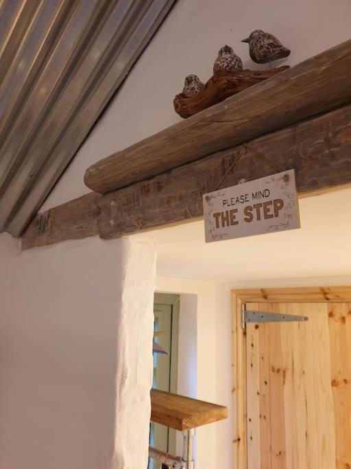 The Bothy Near Tenby, Big Projector Screen, Four-Poster Bed, On-Site Hot Tub Access Via Spa Pack, Breakfast Buitenkant foto